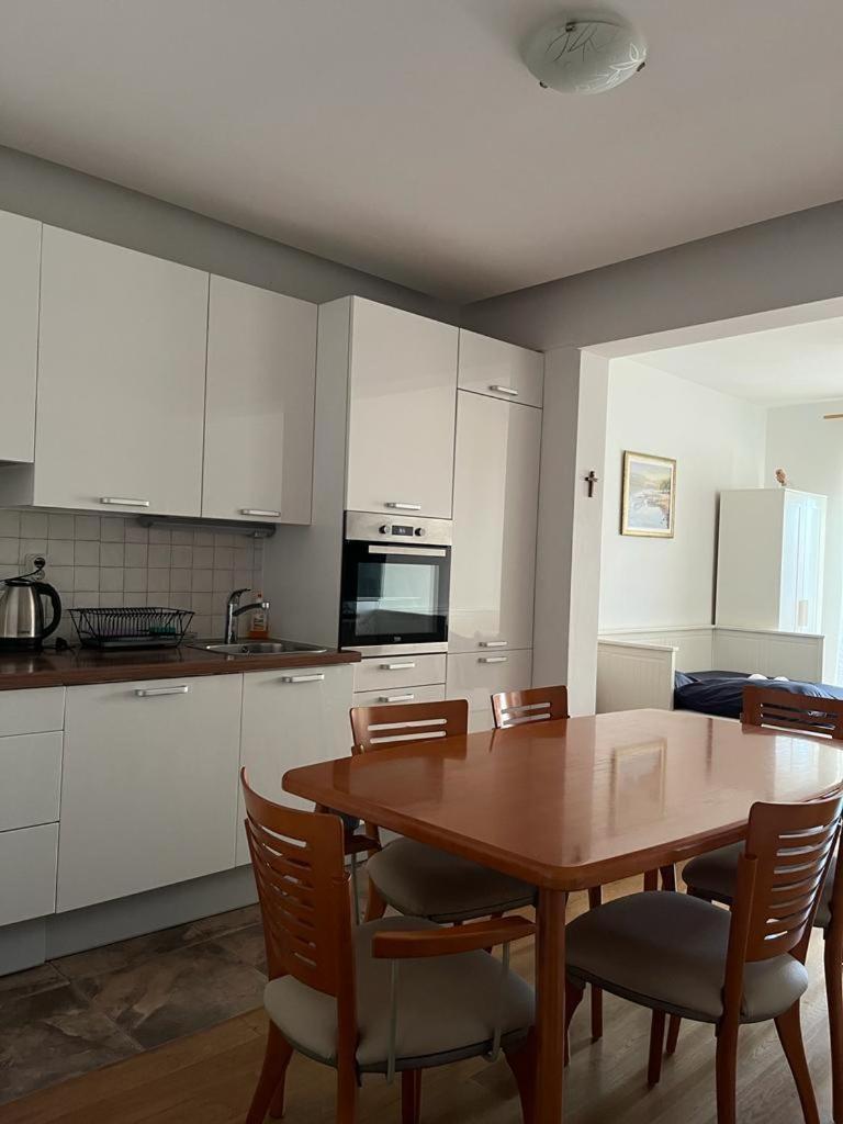 Apartments Karaman Подстрана Екстер'єр фото
